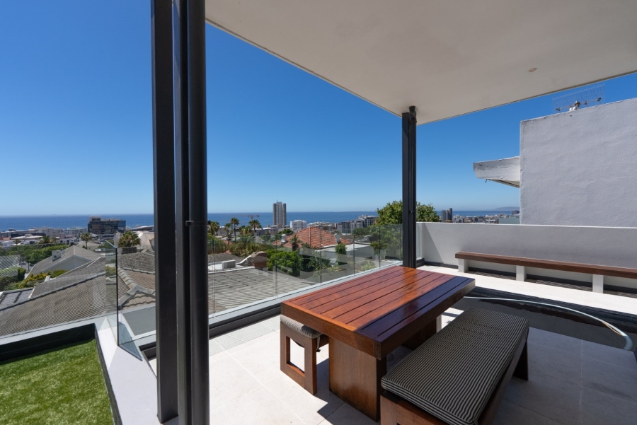 To Let 4 Bedroom Property for Rent in Fresnaye Western Cape